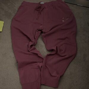 Nike Kids Sweatpants in Maroon